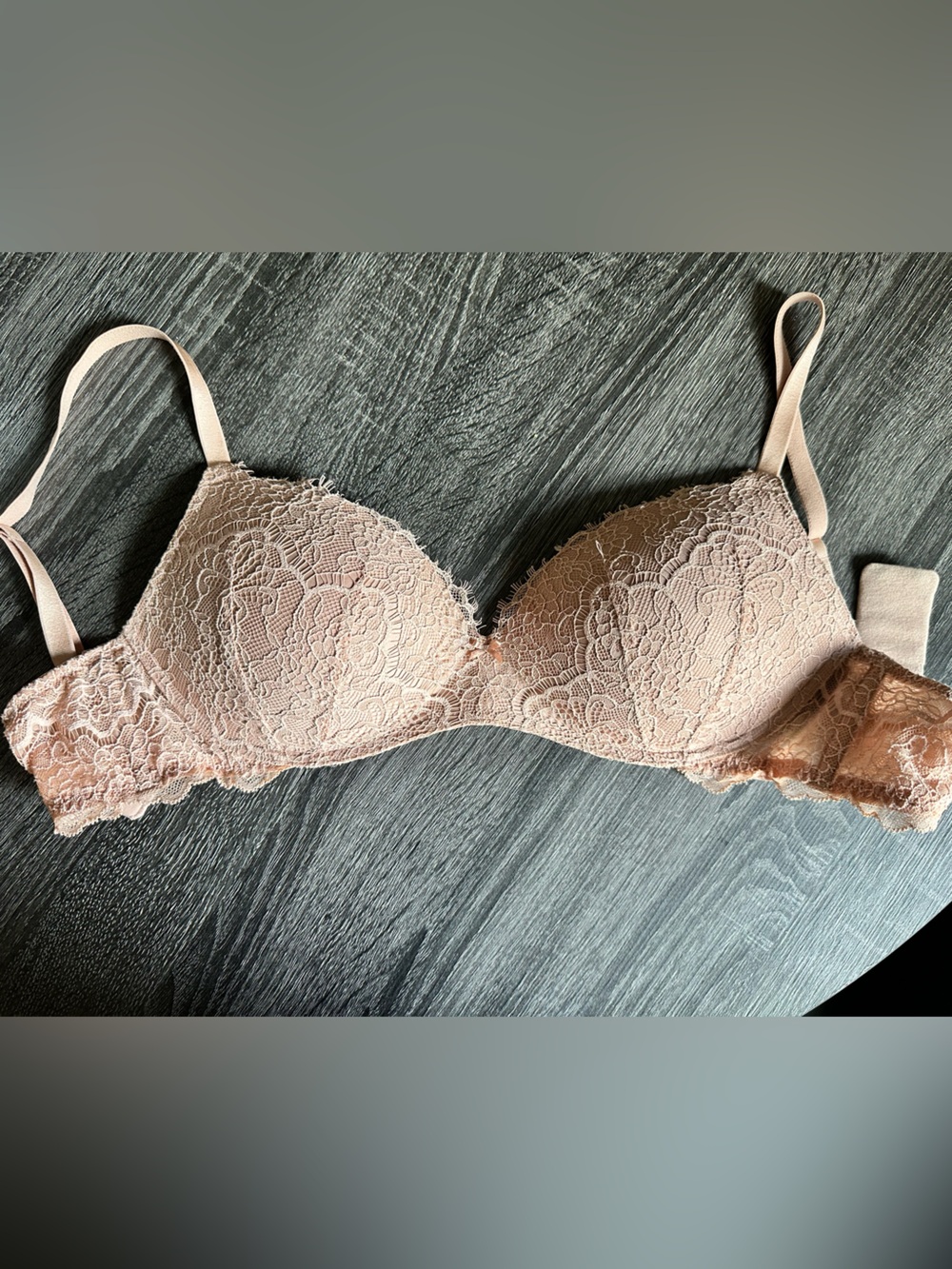 Victoria's Secret Wireless Lace Bra